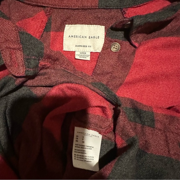 Women’s American Eagle Oversized Fit Button Up Red and Black Flannel Size Small - Picture 7 of 7